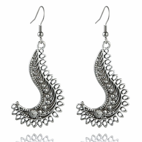 Any 4/$25! Boho Antiqued Silver Feather Drop Earrings - Picture 3 of 10